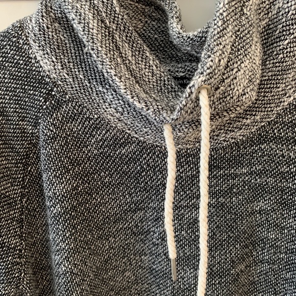 Sweater/ sweatshirt - Picture 2 of 2